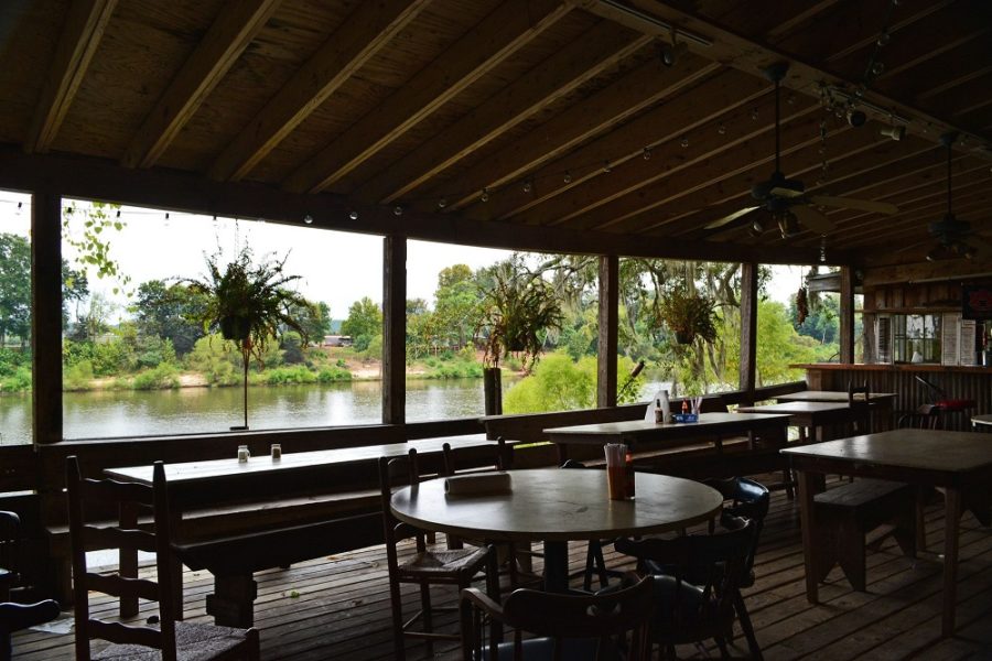 What Makes Owen’s Fish Camp Restaurant A Must-Visit For Food Lovers?