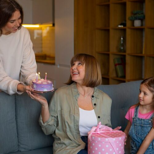 Scrumptious Birthday Cakes to Celebrate Mom’s Special Day