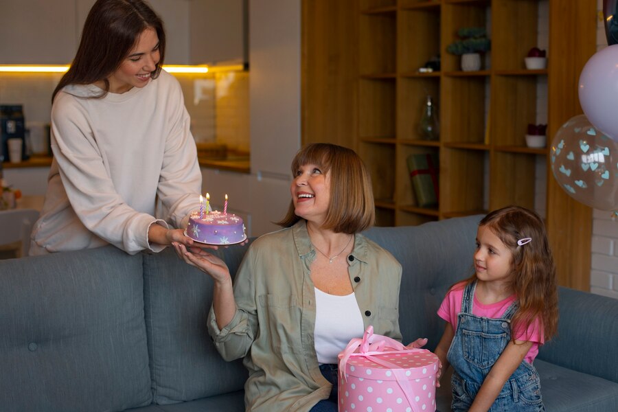 Scrumptious Birthday Cakes to Celebrate Mom’s Special Day